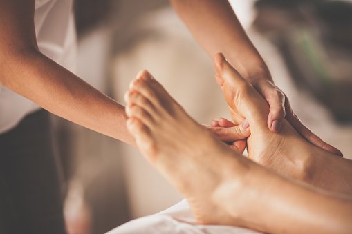 Leg massage 1 - khaleej booking